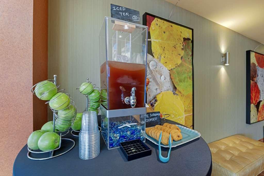Best Western Plus Emerald Isle Hotel Sidney Étterem fotó