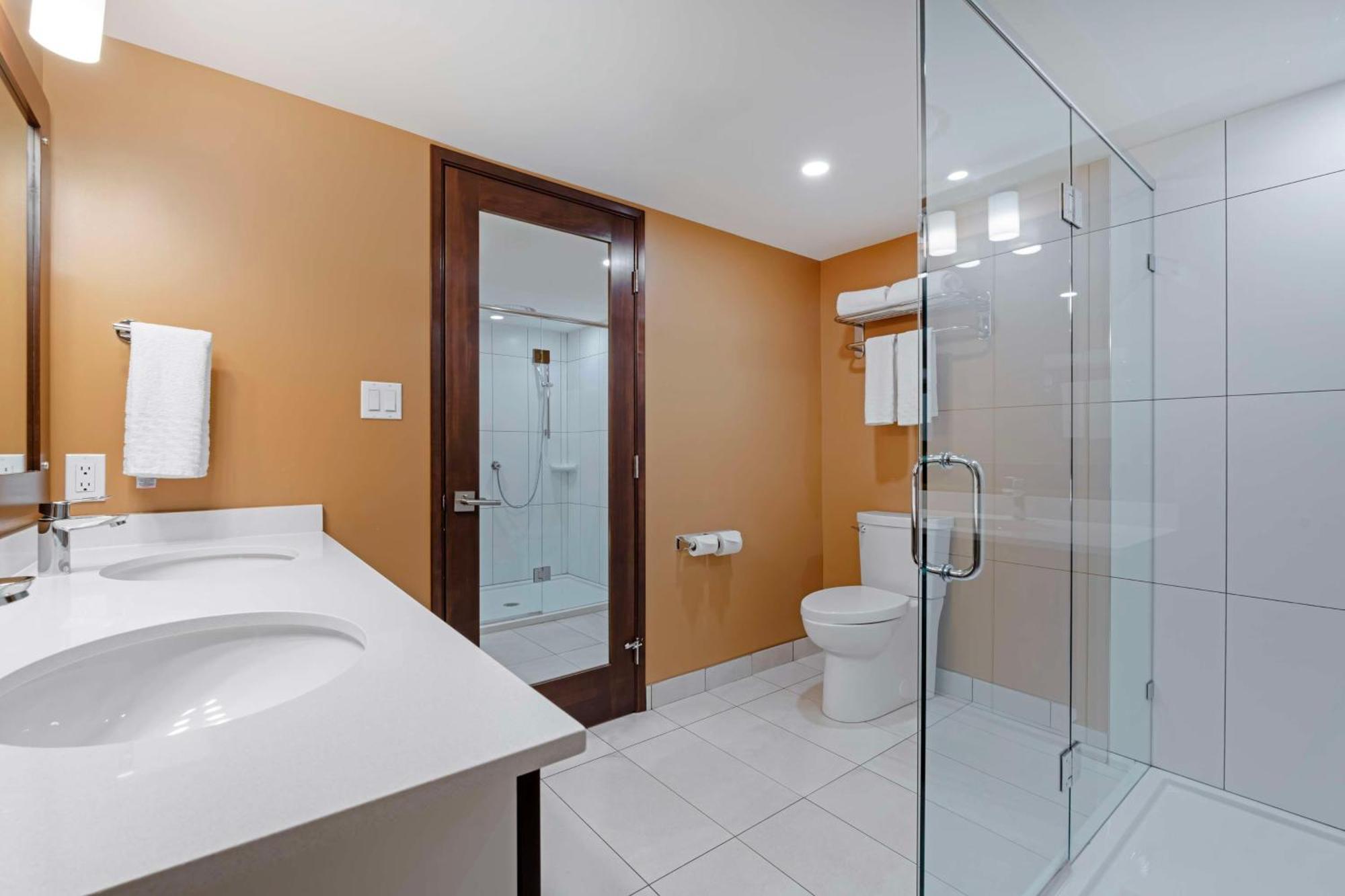 Best Western Plus Emerald Isle Hotel Sidney Kültér fotó