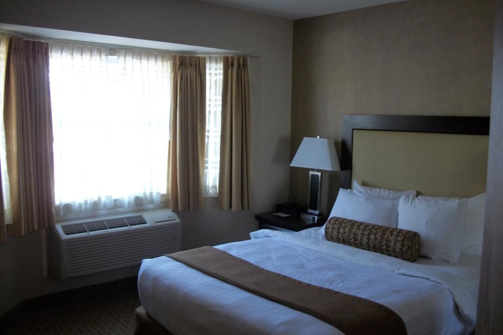 Best Western Plus Emerald Isle Hotel Sidney Kültér fotó